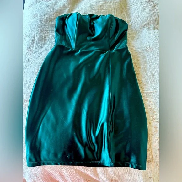rise to the occasion emerald green midi wrap dress Preslee Emerald Green Sequin Angel Sleeve Wrap Over Midi Dress main image 1